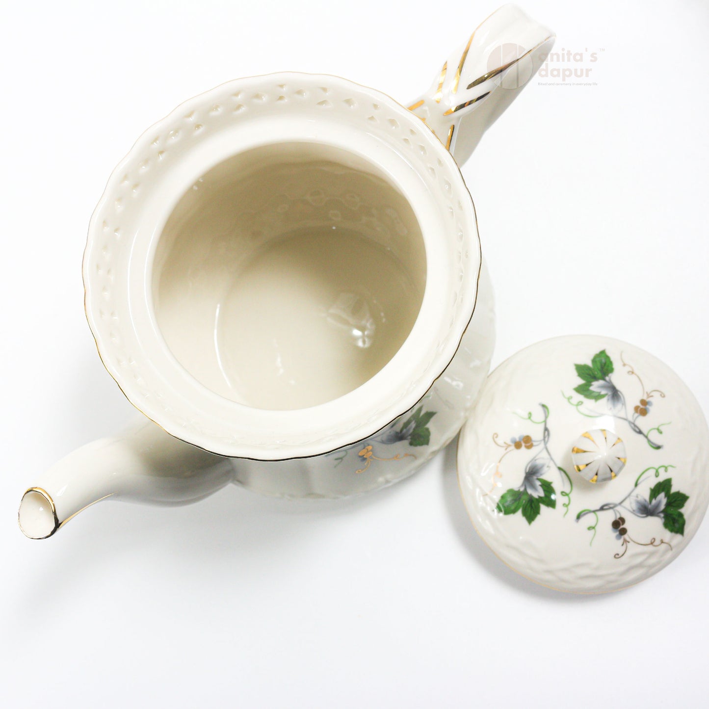 English Green Leaf Tea Pot