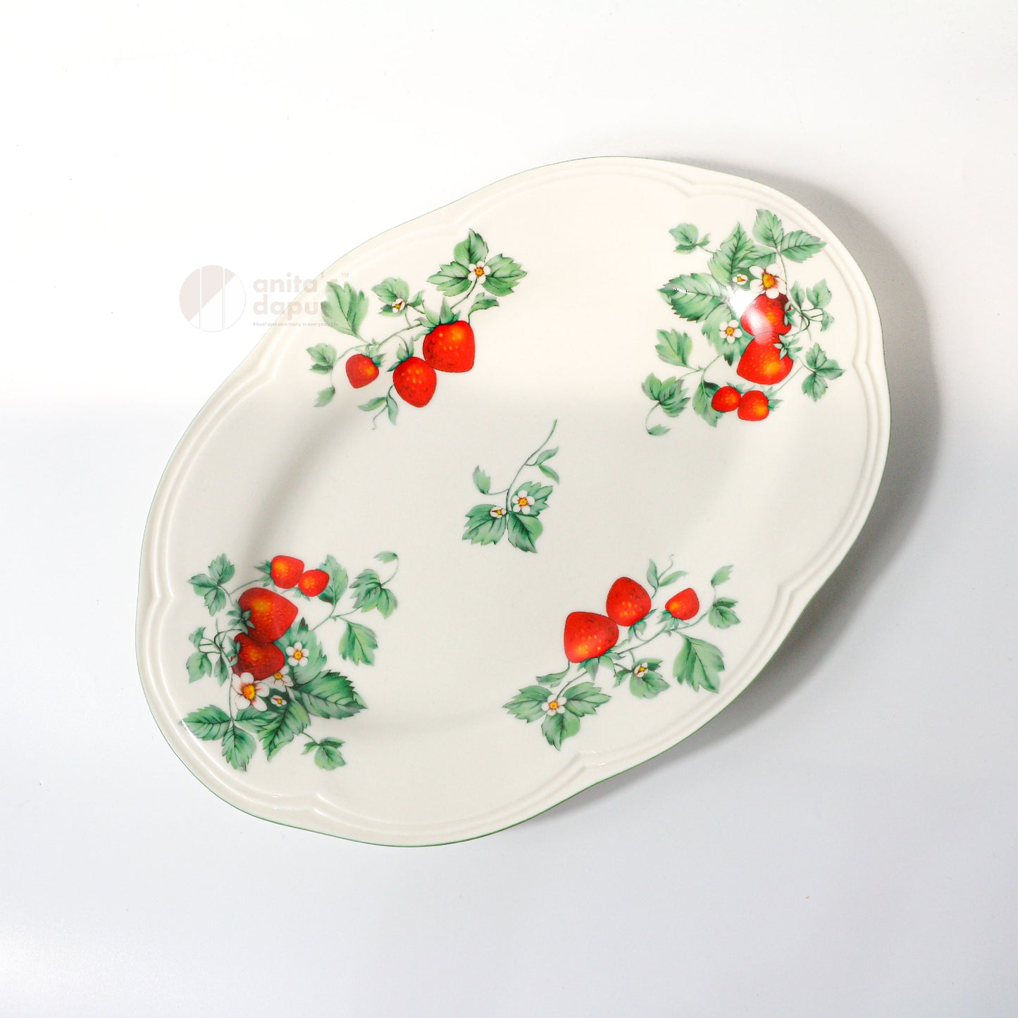 Vintage Strawberry Plate (8inch, 8.5inch , 10inch)