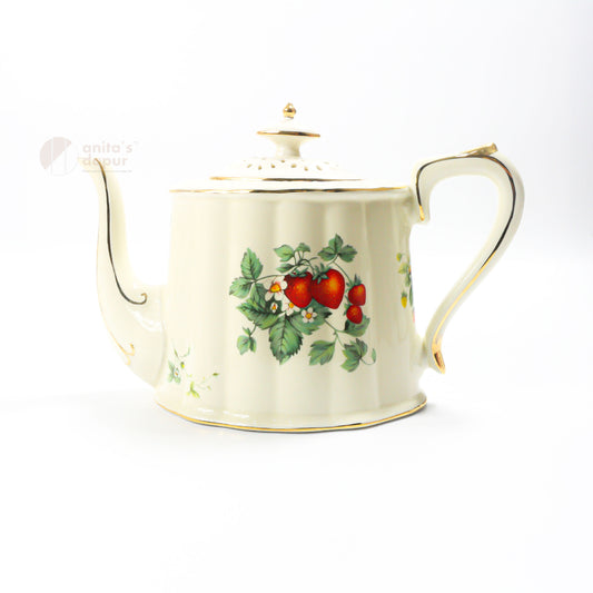 English Strawberry Tea Pot